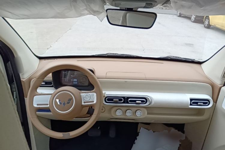 Used Wuling Hongguang MINIEV 2024 3rd Generation 215km Youth Edition Center Console