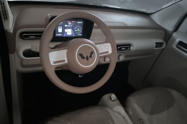 Used Wuling Hongguang MINIEV 2024 3rd Generation 215km Youth Edition Center Console