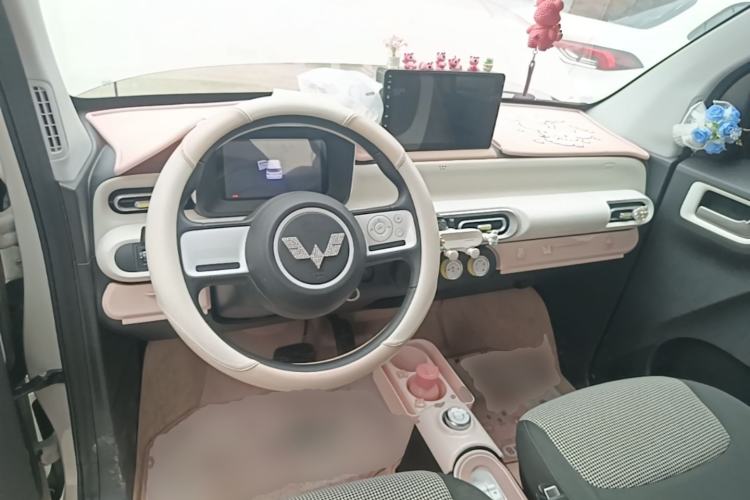 Used Wuling Hongguang MINIEV 2024 3rd Generation 215km Youth Edition Center Console