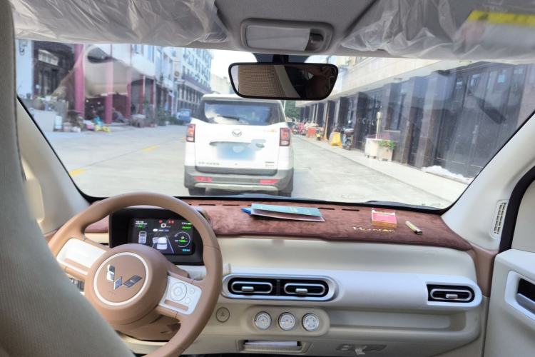 Used Wuling Hongguang MINIEV 2024 3rd Generation 215km Youth Edition Center Console