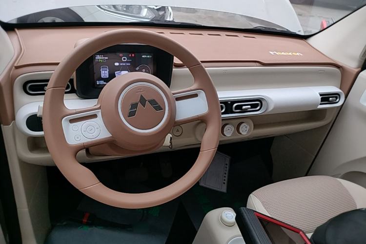 Used Wuling Hongguang MINIEV 2024 3rd Generation 215km Youth Edition Center Console