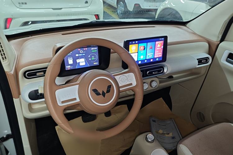 Used Wuling Hongguang MINIEV 2024 3rd Generation 215km Youth Edition Center Console