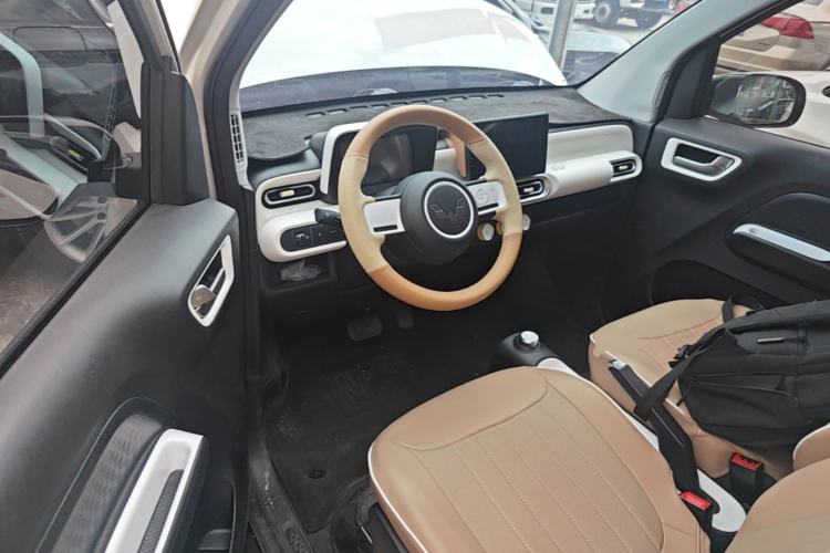 Used Wuling Hongguang MINIEV 2024 3rd Generation 215km Youth Edition Center Console