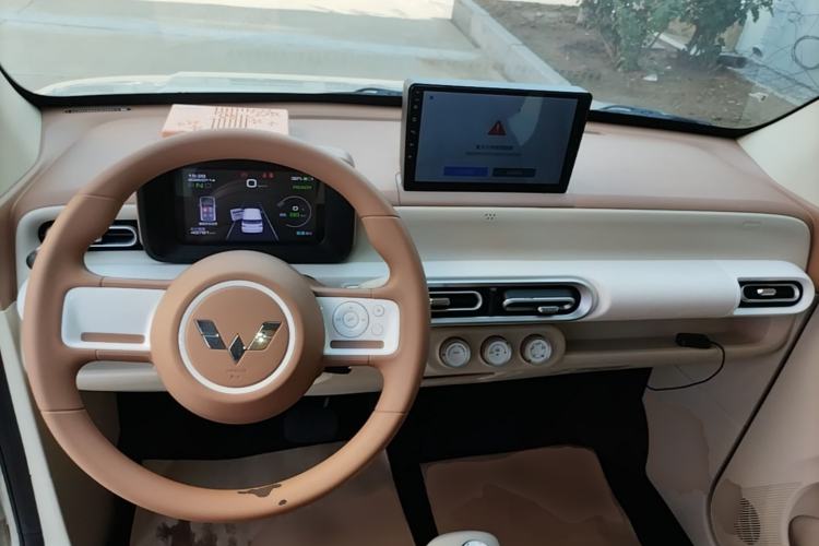 Used Wuling Hongguang MINIEV 2024 3rd Generation 215km Youth Edition Center Console