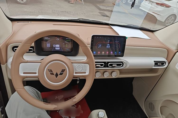 Used Wuling Hongguang MINIEV 2024 3rd Generation 215km Youth Edition Center Console
