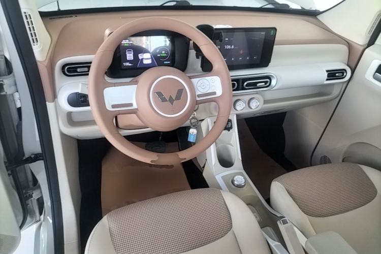 Used Wuling Hongguang MINIEV 2024 3rd Generation 215km Youth Edition Center Console