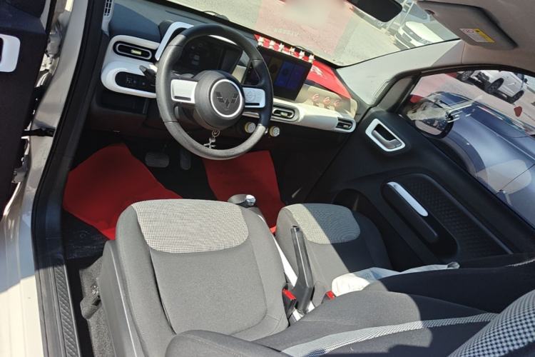 Used Wuling Hongguang MINIEV 2024 3rd Generation 215km Youth Edition Center Console