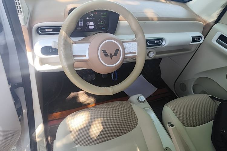 Used Wuling Hongguang MINIEV 2024 3rd Generation 215km Youth Edition Center Console