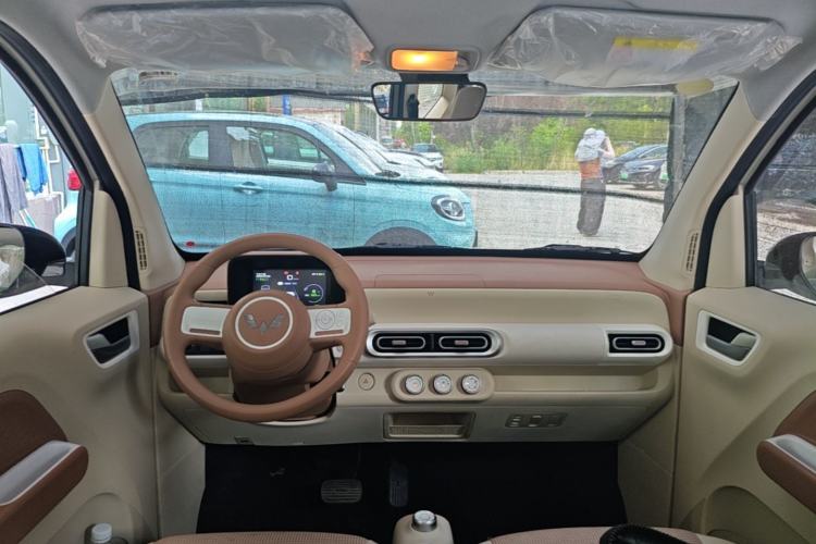 Used Wuling Hongguang MINIEV 2024 3rd Generation 215km Youth Edition Center Console