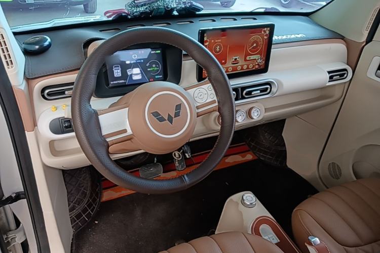 Used Wuling Hongguang MINIEV 2024 3rd Generation 215km Youth Edition Center Console