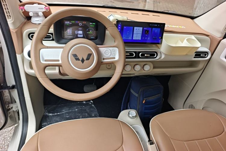Used Wuling Hongguang MINIEV 2024 3rd Generation 215km Youth Edition Center Console