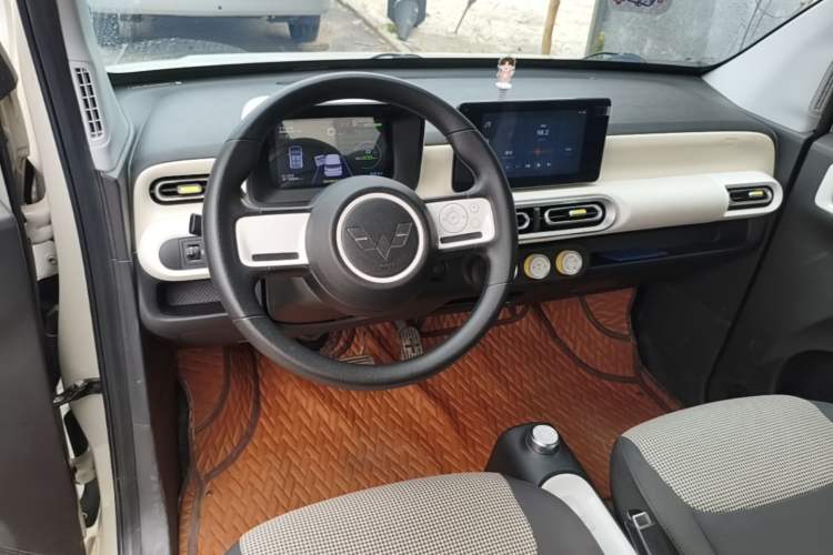 Used Wuling Hongguang MINIEV 2024 3rd Generation 215km Advanced Version Center Console