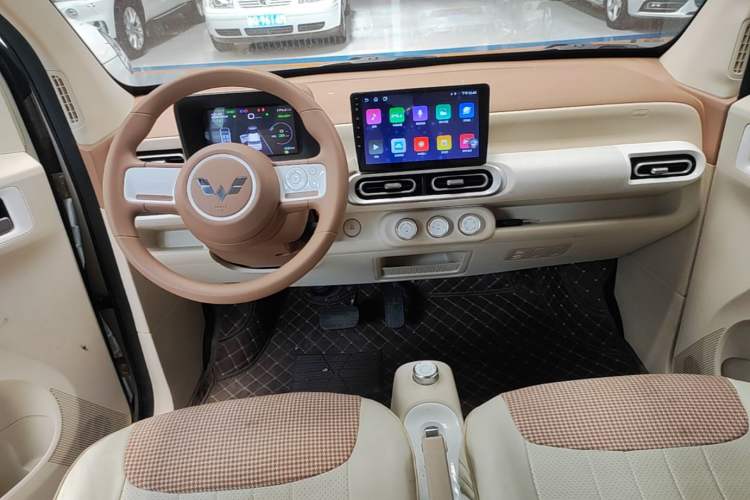 Used Wuling Hongguang MINIEV 2024 3rd Generation 215km Youth Edition Center Console