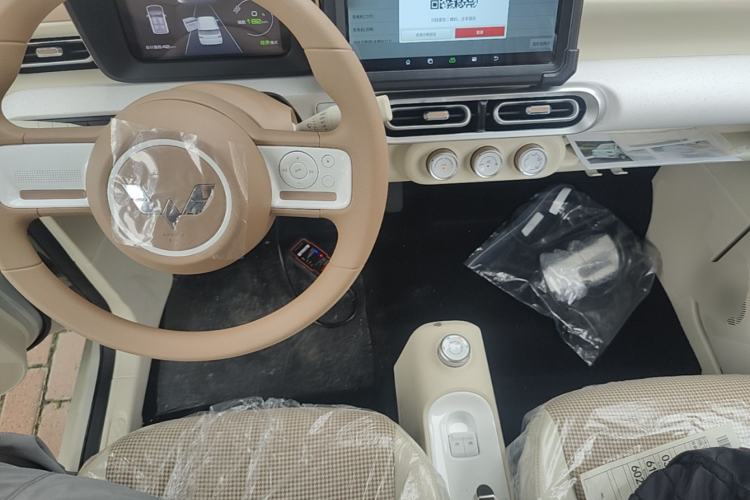 Used Wuling Hongguang MINIEV 2024 3rd Generation 215km Youth Edition Center Console