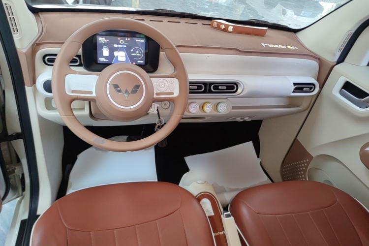 Used Wuling Hongguang MINIEV 2024 3rd Generation 215km Youth Edition Center Console
