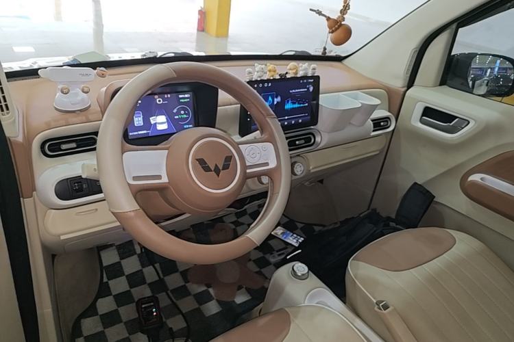 Used Wuling Hongguang MINIEV 2024 3rd Generation 215km Youth Edition Center Console