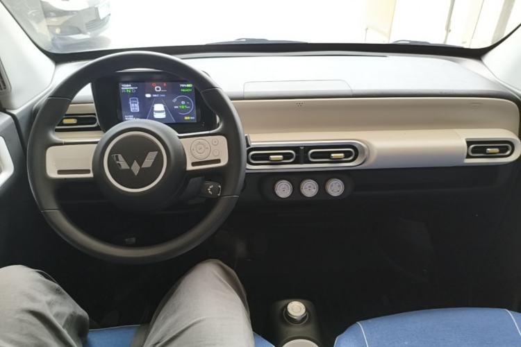 Used Wuling Hongguang MINIEV 2024 3rd Generation 215km Youth Edition Center Console