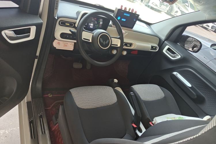 Used Wuling Hongguang MINIEV 2024 3rd Generation 215km Youth Edition Center Console