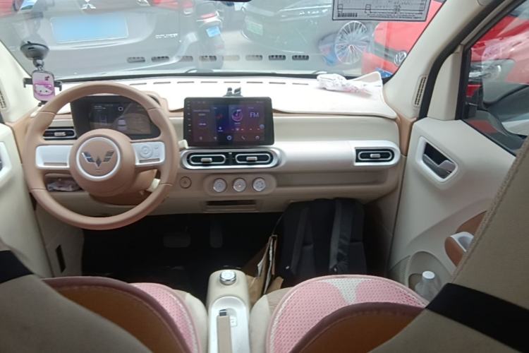 Used Wuling Hongguang MINIEV 2024 3rd Generation 215km Youth Edition Center Console
