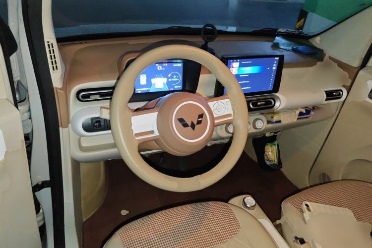 Used Wuling Hongguang MINIEV 2024 3rd Generation 215km Youth Edition Center Console