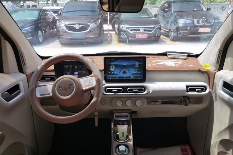 Used Wuling Hongguang MINIEV 2024 3rd Generation 215km Youth Edition Center Console