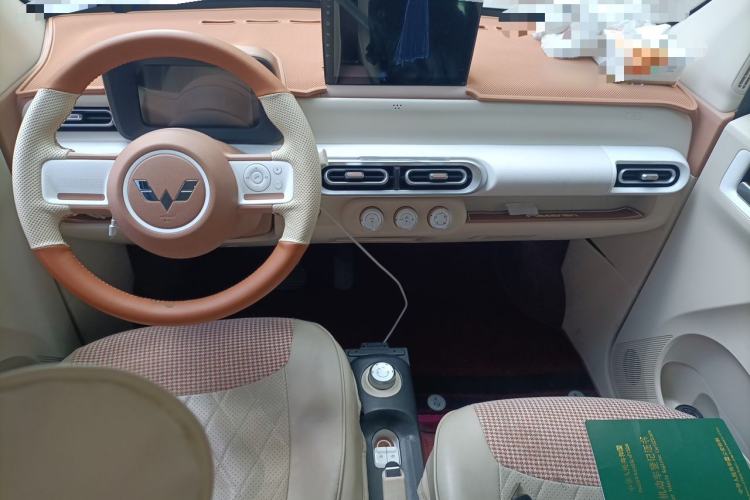 Used Wuling Hongguang MINIEV 2024 3rd Generation 215km Youth Edition Center Console