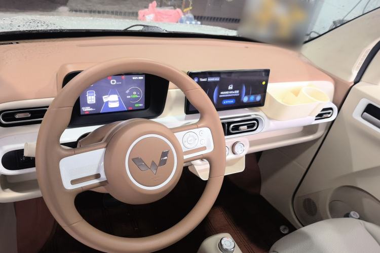 Used Wuling Hongguang MINIEV 2024 3rd Generation 215km Youth Edition Center Console