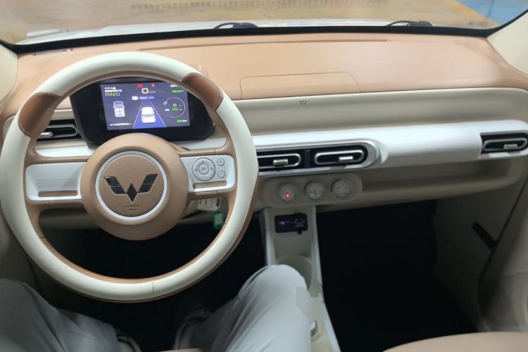 Used Wuling Hongguang MINIEV 2024 3rd Generation 215km Youth Edition Center Console