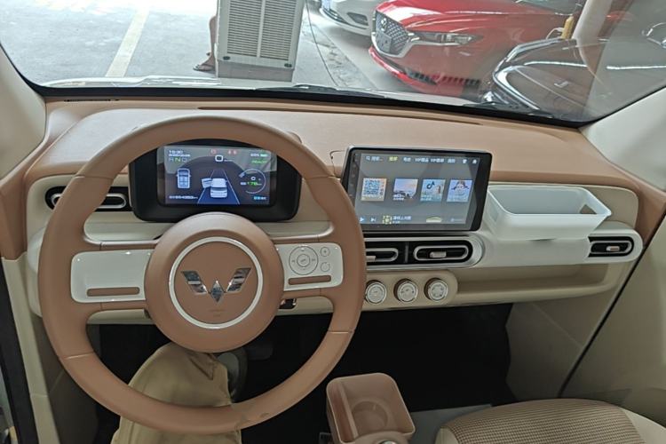 Used Wuling Hongguang MINIEV 2024 3rd Generation 215km Youth Edition Center Console