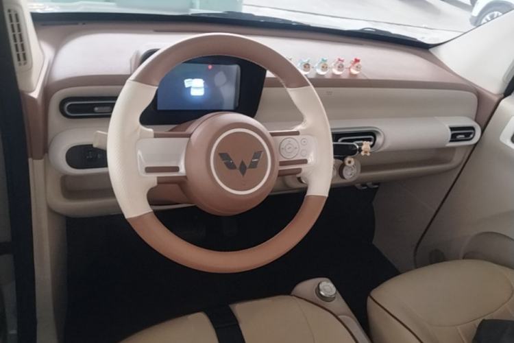 Used Wuling Hongguang MINIEV 2024 3rd Generation 215km Youth Edition Center Console