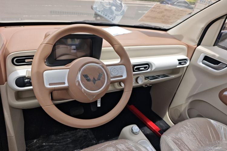 Used Wuling Hongguang MINIEV 2024 3rd Generation 215km Youth Edition Center Console