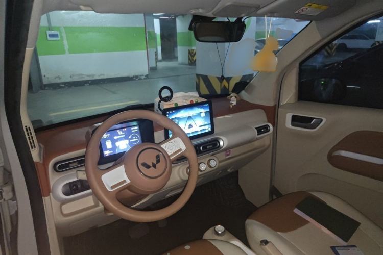 Used Wuling Hongguang MINIEV 2024 3rd Generation 215km Youth Edition Center Console