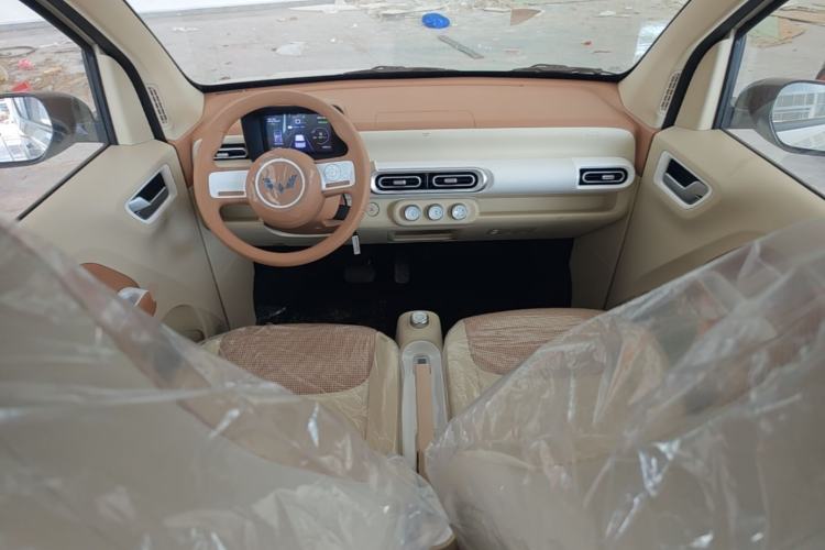 Used Wuling Hongguang MINIEV 2024 3rd Generation 215km Youth Edition Center Console