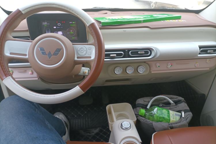 Used Wuling Hongguang MINIEV 2024 3rd Generation 215km Youth Edition Center Console