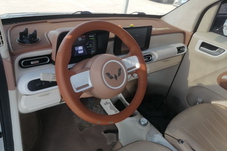 Used Wuling Hongguang MINIEV 2024 3rd Generation 215km Advanced Version Center Console