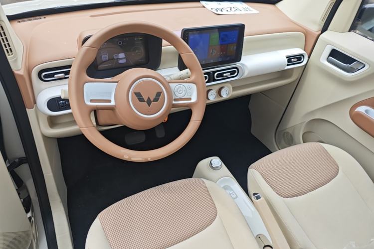Used Wuling Hongguang MINIEV 2024 3rd Generation 215km Youth Edition Center Console
