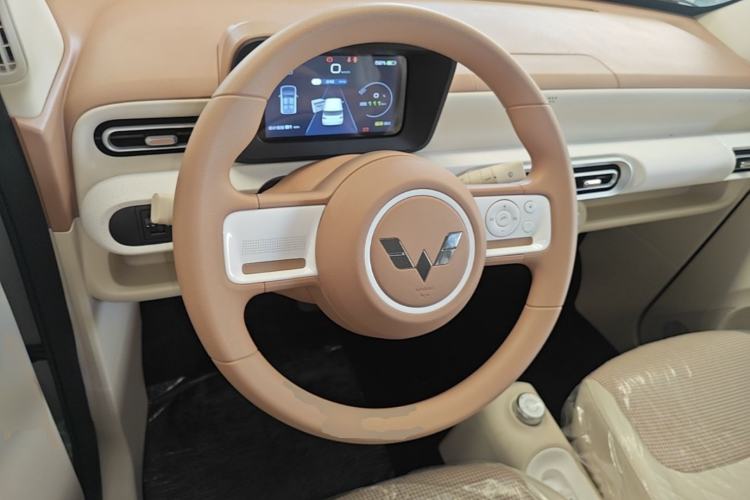 Used Wuling Hongguang MINIEV 2024 3rd Generation 215km Youth Edition Center Console