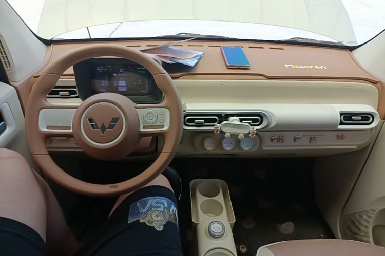 Used Wuling Hongguang MINIEV 2024 3rd Generation 215km Youth Edition Center Console