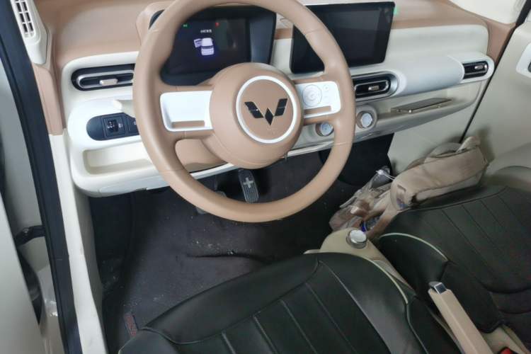 Used Wuling Hongguang MINIEV 2024 3rd Generation 215km Advanced Version Center Console