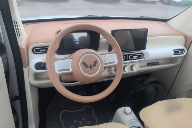 Used Wuling Hongguang MINIEV 2024 3rd Generation 215km Youth Edition Center Console
