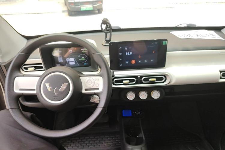 Used Wuling Hongguang MINIEV 2024 3rd Generation 215km Advanced Version Center Console