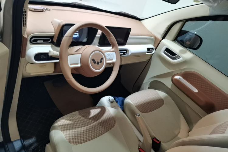 Used Wuling Hongguang MINIEV 2024 3rd Generation 215km Advanced Version Center Console