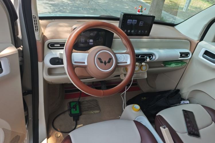 Used Wuling Hongguang MINIEV 2024 3rd Generation 215km Youth Edition Center Console