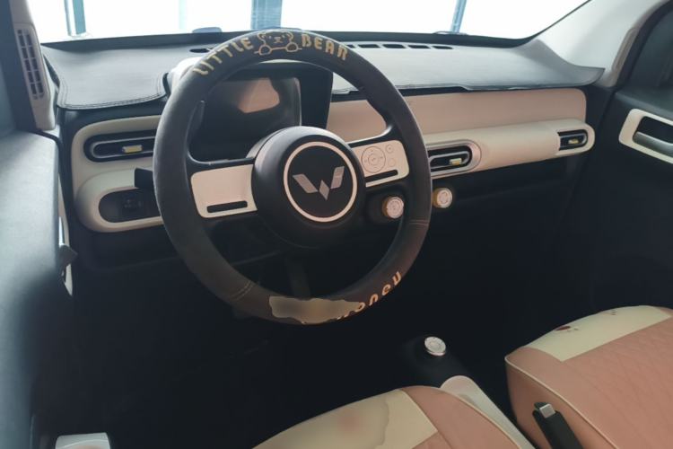 Used Wuling Hongguang MINIEV 2024 3rd Generation 215km Youth Edition Center Console