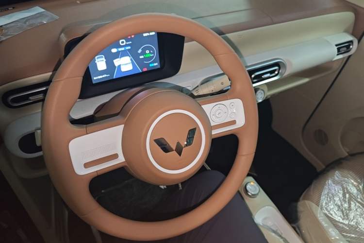 Used Wuling Hongguang MINIEV 2024 3rd Generation 215km Youth Edition Center Console
