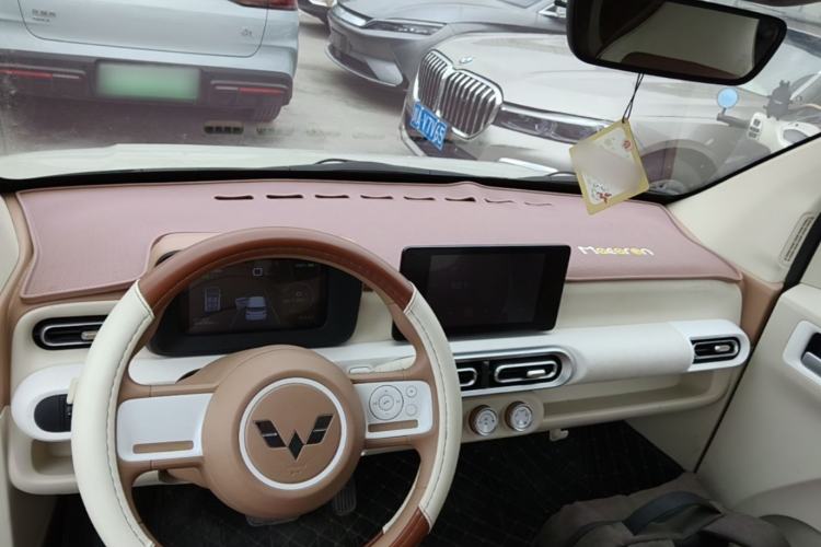 Used Wuling Hongguang MINIEV 2024 3rd Generation 215km Advanced Version Center Console