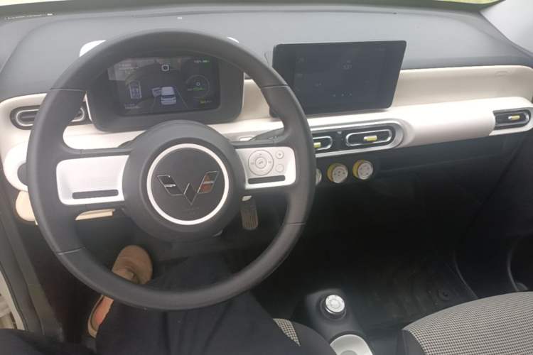 Used Wuling Hongguang MINIEV 2024 3rd Generation 215km Advanced Version Center Console