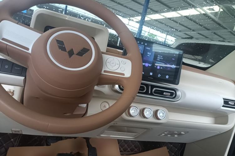 Used Wuling Hongguang MINIEV 2024 3rd Generation 215km Advanced Version Center Console