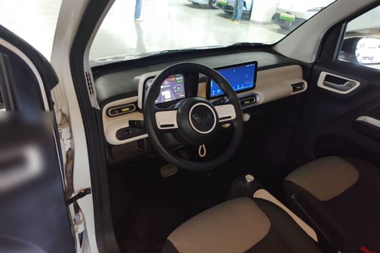 Used Wuling Hongguang MINIEV 2024 3rd Generation 215km Youth Edition Center Console