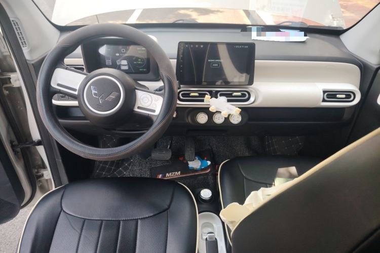 Used Wuling Hongguang MINIEV 2024 3rd Generation 215km Youth Edition Center Console